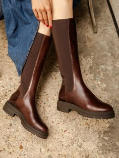 Perry Irish Coffee - Bottes plates à semelle crantée chunky en cuir marron Flat Brown Boots, Brown Flat Boots, Elastic Boots, Women's Knee High Boots, Brown Knee High Boots, Knee High Boots Flat, Wedge Loafers, Platform Clogs, Irish Coffee