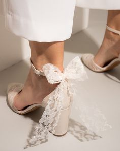 Wedding Shoes With Ivory Lace and Bow in the Back Bridal Shoes Block Heel, Wedding Heels, Bridal Heels, Pearl Heels - Etsy Greece White Satin Bow Wedding Shoes For Bridesmaids, Low Heel Wedding Shoes With Satin Bow, Lace Heels With Lace Trim For Party, Wedding Shoes With Bow And Block Heel, Feminine Wedding Heels With Satin Bow, Elegant Wedding Heels With Lace Trim, High Heel Wedding Shoes With Lace Trim For Evening, Lace Wedding Shoes With Block Heel For Party, Lace Ankle Strap Wedding Shoes