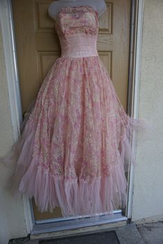 Vintage Homecoming Dress, 60s Prom, 1980s Prom Dress, Vintage Homecoming Dresses, Vintage Formal Dress, 1950s Prom Dress, Rich Outfits, Tulle Pink, Formal Ideas