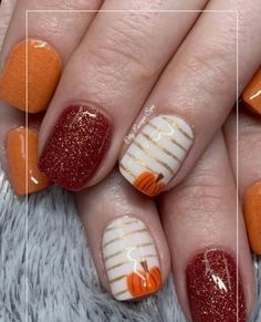 Nail Ideas With Designs Fall, Cute Thanksgiving Nail Ideas, Halloween Gel Manicure Ideas, Orange And Burgundy Nails, Thanksgiving Fingernails, Thanksgiving Nails 2023, Thanksgiving Gel Nail Ideas, Fall Dip Nails Ideas, Thanksgiving Pedicure