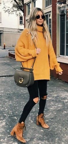 Street style outfits, fall outfits, back to school, cute outfits for school, mustard sweater, yellow sweater, oversized sweater outfit, casual outfits, fall fashion, women's fashion Style Types, Oversized Sweater Outfit, Perfect Winter Outfit, Casual Weekend Outfit, Boho Mode, Legging Outfits, Cute Outfits For School, Trendy Street Style