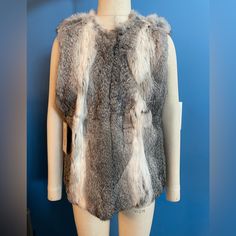 Beautiful Michael Kors Rabbit Fur Vest, Nwt Designer Outerwear, Rabbit Fur Vest, Grey Puffer, Sleeveless Puffer, Cargo Vest, Blue Puffer, Black Puffer Vest, Winter Vest, Green Vest