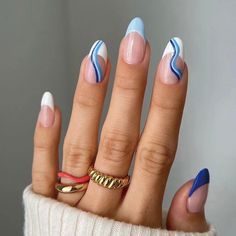 930677055-18 Occasion Nails, Wave Nails, Pedicure Manicure, Smink Inspiration, Fake Nails With Glue, Design Nails, Designs Nail