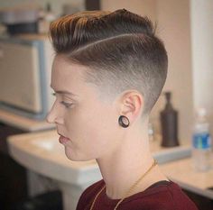 Cool Short Hair Styles, Short Sides Haircut, Cool Short Hair, Women With Short Hair, Undercut Hairstyles Women, Short Shaved Hairstyles, Buzzed Hair, Short Dark Hair, Girls Short Haircuts