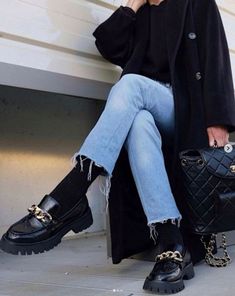 Oxfords For Women Outfit, Black Platform Loafers Outfit, Outfit Mocassin, Outfit Mocasines, Platform Loafers Outfit, Mocassin Outfit, Black Loafers Outfit, Loafers For Women Outfit, Loafers Outfits