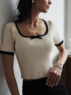 Fitted top with decor on the collar :: LICHI - Online fashion store Knitwear Summer, Patchwork Crop Top, Summer Pullover, Y2k Summer Outfits, Fashion Patchwork, Pullover Women, Tank Outfit, Casual Chique, Online Fashion Store