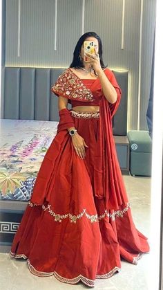 Blouse For Bridal Lehenga, Round Stomach Outfits, Wedding Choli Designs, Blouse Designs Chaniya Choli, Chaniya Designs Style, Chaniya Choli Designs Weddings Latest, Red Chaniya Choli, Chaniya Choli Designs Weddings, Ghagara Design