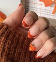 Pumpkin Inspired Nails, Small Pumpkin Nail Art, Orange French Tip Nails Pumpkin, Aesthetic Nails For Fall, Nail Inspo Fall Coffin, Halloween And Thanksgiving Nails, Cute Fall Nails Gel Short, Orange Halloween Nails Almond