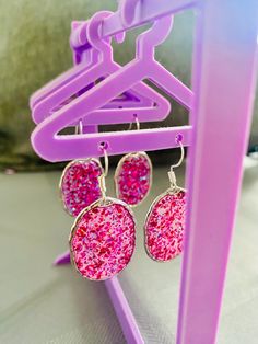 Hand made pink glitter resin bezel drop earrings  Add a little sparkle to your day  Suitable for all ear types Ear Types, Christmas Deals, Pink Glitter, Wedding Basket, Jewelry Earrings Dangle, Dangle Drop Earrings, Hand Made, Dangle Earrings, Jewelry Earrings