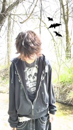 Grunge Outfits Boys, Skater Boy Hair, Grunge Outfit Inspiration, Hippie Boy, Emo Boy Hair, Sick Clothes, Emo Boy, Skater Aesthetic