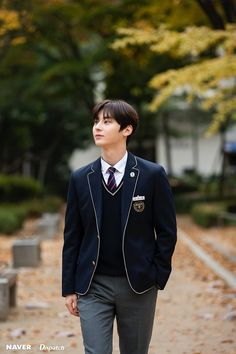 School Picture Outfits, College Uniform, Outfit Korean Style, School Uniform Outfits