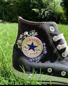 Embroidered Converse High Tops Black, Shoe Embroidery Ideas Converse, Embroidered Black Converse, Black Converse Embroidery, Embroider Converse