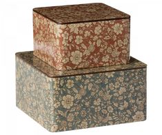 2er-Set Metallboxen 'Blossom' - The Little One • Family.Concept.Store. Old Rose Color, Small Soft Toys, Metal Storage Box, Pretty Cookies, Storing Cookies, Blossom Print, Favorite Cookies, Metal Box, Storage Items