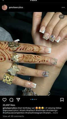 Nail Designs With Gold Charms, Gold Hello Kitty Nails, Gold Charms Nails, Gold Xl Nails, Gold Charm Nails Acrylic, Classy Nail, Back To School Nails, Classy Nail Designs