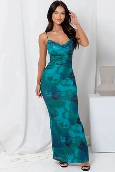 This elegant maxi dress features delicate spaghetti straps, a stunning floral print, and a criss-cross bandage design. The backless style and mermaid silhouette create a glamorous look, perfect for formal events and special occasions. Details: Elasticity: Medium Stretch Fabric Type: POLYESTER Neckline: slash neck Material: POLYESTER Material: SPANDEX Size (IN) Bust Waist Hip Length S 27.56-35.43 25.20-28.35 31.50-36.22 53.15 M 29.13-37.01 26.77-29.92 33.07-37.80 53.94 L 30.71-38.58 28.35-31.50 34.65-39.37 54.72 Backless Maxi Dress, Bodycon Maxi Dress, Floral Bodycon, Elegant Maxi Dress, Bodycon Floral Dress, Long Bodycon Dress, Sleeveless Long Dress, Bodycon Maxi Dresses, Backless Maxi Dresses