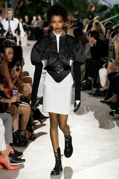 louis vuitton - resort 2020 Fashion Fall, Summer Fashion Outfits, Fashion Show Collection, Fashion 2020, Vogue Paris, White Fashion, Louis Vuitton Handbags, Daily Fashion