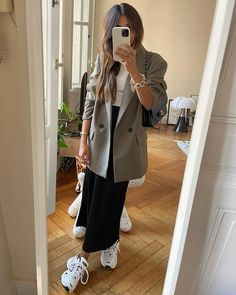 Glow Up Planner, New Balance Outfit, Outfit Primavera, Pullover Outfit, Neue Outfits, Stylish Work Outfits, Casual Work Outfits