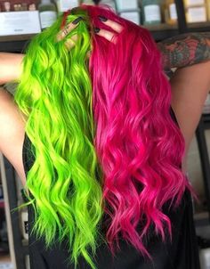 Half Colored Hair, Two Color Hair, Half And Half Hair, Split Dye, Hair Dyed, Green Ideas, Neon Hair