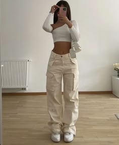 Cargo Outfit, Baddie Outfit, Looks Party, Neue Outfits, Causual Outfits, Winter Trends, Swaggy Outfits, Simple Trendy Outfits