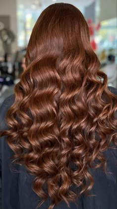 Titian Hair Colour, Chocolate Auburn Hair, Igora Hair Color, Titian Hair, Copper Ginger, Warm Brown Hair Color, Pelo Cafe, Warm Hair Color