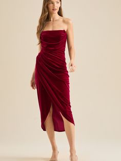 This strapless cowl neck overlay velvet midi dress is perfect for any occasion. The soft velvet fabric and drape create a sophisticated and timeless look. Strapless Velvet Mini Dress For Party, Strapless Velvet Cocktail Dress, Fitted Velvet Strapless Dress, Strapless Mini Dress Velvet, Strapless Velvet Dress, Velvet Strapless Dress, Football Dress, Bow Mini Dress, Holiday Party Dress