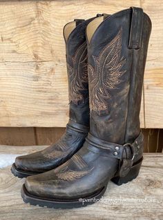 Vintage Biker Style, Snakeskin Cowboy Boots, Black Motorcycle Boots, Black Western Boots, Leather Cowboy Hats, Western Boots For Men, Vintage Cowboy Boots