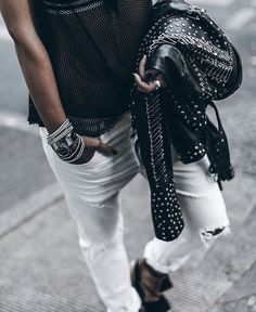 details, details, details! Rocker Look, Jacket Details, Older Women Fashion, Women Fashion Edgy, Rock N’roll, New Rock, Lifestyle Inspiration, Todays Outfit, Jeans Outfit