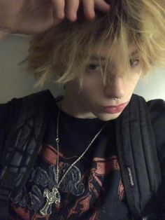 Wyatt Fletcher, Blonde Emo Boys, Gay Haircut, Alt Boy, Blonde Hair Boy, Swag Pics, Skins Uk, Dirty Blonde Hair