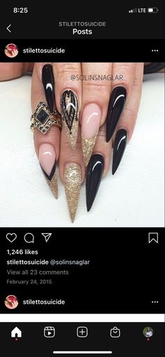 Black And Gold Nails Acrylic Stilettos, Black And Gold Stilleto Nails Designs, Black And Gold Stiletto Nails, Stiletto Nails Gold, Gatsby Nails, Gold Stiletto Nails, Black And Gold Nails, Stilleto Nails Designs