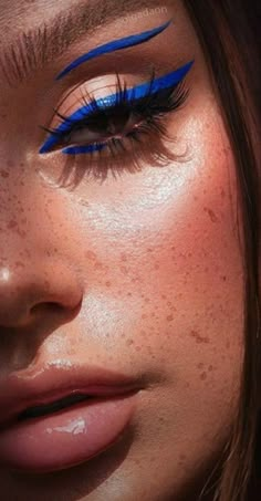 Maquillage On Fleek, Hazel Eye Makeup, Carnival Makeup, Makeup News, Blue Eyeliner