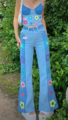 Colorful Bell Bottoms, Elton John Concert Outfit Women, Rainbowcore Outfit, Hippy Fits, Parklife Outfit, Rainbowcore Fashion, Painted Pants, Hslot Outfit Ideas, Funky Clothes