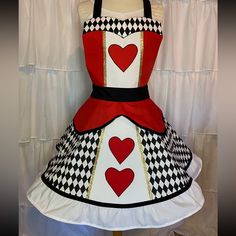 a dress made to look like a queen of hearts