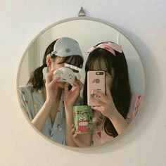 Foto Best Friend, Korean Friends, Kore Ulzzang, Bff Girls, Korean Best Friends, Girl Friendship, Fotos Goals, 사진 촬영 포즈