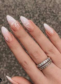 Nails Oval, Nails Silver, Gold Prom, Nails Gold, Holiday Nail Designs, 2024 Prom, Green Prom, Winter Nails Acrylic