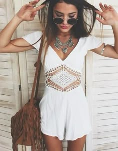 Coachella ready Outfit Ideas Indie, Vetement Hippie Chic, Boho Playsuit, Looks Hippie, Look Hippie Chic, Boho Chic Style Outfits, Coachella Outfits, Stile Boho Chic, Moda Hippie