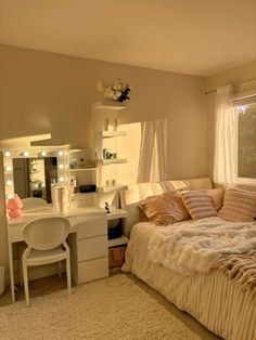 Single Small Room Ideas, Small Bedroom Ideas With Slanted Ceiling, Aesthetic Rooms Girl, Clean Room Vibes, Aesthetic Room Ideas Pastel, Cozy Girl Room Aesthetic, Soft Girl Apartment Aesthetic, Room Ideas Aesthetic Dorm, Single Bedroom Aesthetic