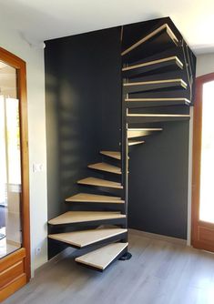 Small House Stairs Ideas, Simple Stairs Design, Modern Staircase Ideas, Under Stairs Ideas, Modern Staircase Design, Spiral Stairs Design, Staircase Design Ideas, Balcony Ideas House, Staircase Interior Design