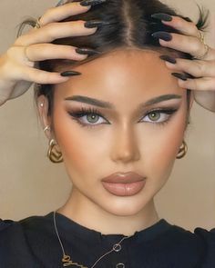 Lifted Brows Makeup, Bottom Liner Make Up, Cat Eye Look Make Up, Smoky Foxy Eye, Pink Cat Eye Makeup, Casual Glam Makeup, Modest Makeup Looks, Simply Makeup Looks, Simple Night Makeup