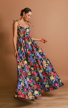 Juliet Maxi Dress ~ Charm Peony Black Taffeta – Show Me Your Mumu Funky Formal, Garden Wedding Dress Guest, Maternity Dress Wedding Guest, Boho Chic Aesthetic, Pastel Floral Dress, Peony White, Plus Size Mini Dresses, Pastel Dress, Bridesmaid Dresses Plus Size