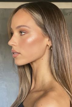 Pink Bronzed Makeup Look, Dewy Blush Makeup Look, Glowy Fall Wedding Makeup, Blurred Makeup Look, No Makeup Glam, Bronzed Natural Wedding Makeup, Clean Makeup Wedding Look, Natural Glowy Glam Makeup, Clean Girl Makeup Wedding