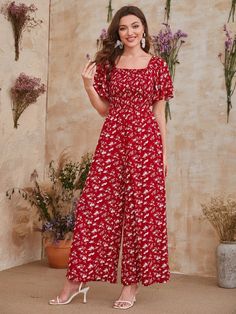 Jumpsuit Outfit, Jumpsuit Pattern, Short Sleeve Jumpsuits, Ditsy Floral Print, Floral Jumpsuit, Jumpsuit With Sleeves, Floral Short, Floral Print Shorts, Boho Stil