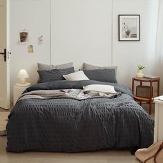 Minimal Bubble Textured Bedding Set / Blue Dark Gray Small Flat Duvet Covers Dark, Dark Sheets White Comforter, White Comforter Dark Sheets, Dark Grey Bed Sets, Dark Gray Bedding Minimalist, Classic Duvet Covers, Blue Bedding Sets, Bed Sheet Sizes, Textured Bedding