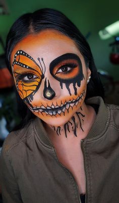 Halloween Butterfly, Adult Face Painting, Halloween Art Projects, Butterfly Makeup, Halloween Makeup Diy, Graphic Makeup, Halloween Makeup Easy, Face Painting Halloween, Beauty Therapy