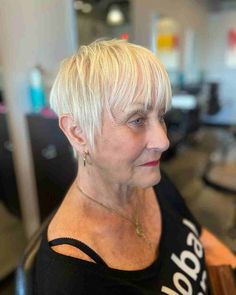 layered-blonde-long-pixie-for-fine-haired-ladies-over-seventy Short Haircuts For Oval Faces, Haircuts For Oval Faces, Layered Blonde, Oval Face Haircuts