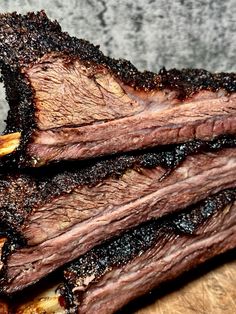 some very tasty looking meat on a cutting board