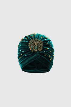 1920s Beaded Peacock Turban Hat | Darkgreen | 1 1920s Headwear, 1920s Turban Hairstyle, 1920s Fashion Headpiece, 1920s Turban, 20s Turban, 1920’s Hats, Scarf Hairstyles Short, Luxury Vintage Headpiece Hat, 1920s Headpiece