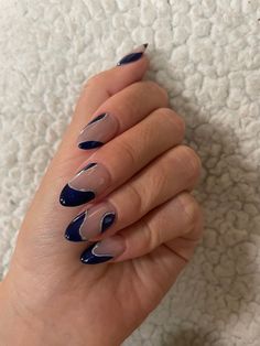 Navy Swirl Nails, Navy Abstract Nails, Nail Designs Blue And Silver, Blue Nails Swirl, Blue And Silver Nails Ideas, Silver Swirl Nails, Blue And Silver Nail Designs, Fal Nails, Blue Swirl Nails