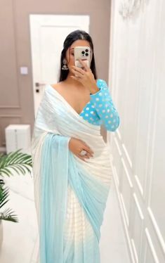 Mukesh Work, Sarees For Girls, Fashionable Saree Blouse Designs, Fancy Sarees Party Wear, Gaun Fashion, White Saree, Party Wear Saree