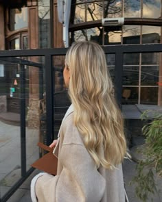 Long Haircut Thick Straight Hair, Winter Blondes, Summer Blonde Hair, Blonde Hair Inspiration, Blonde Hair Looks, Hair Appointment, Long Blonde, Long Blonde Hair, Hair Inspo Color