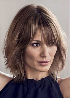 Hairstyles 2023 Trends Fine Hair, Grow Out Shag Haircut, 2023 Hairstyle Trends For Women, Short Haircuts For Rectangular Faces, Bob Haircut With Bangs 2023, Bangs And Long Bob, 2023 Hair Trends For Women With Bangs, Fall Haircuts 2022 Medium, Fringed Bob Haircut